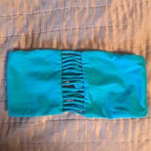 Super cute bikini top!